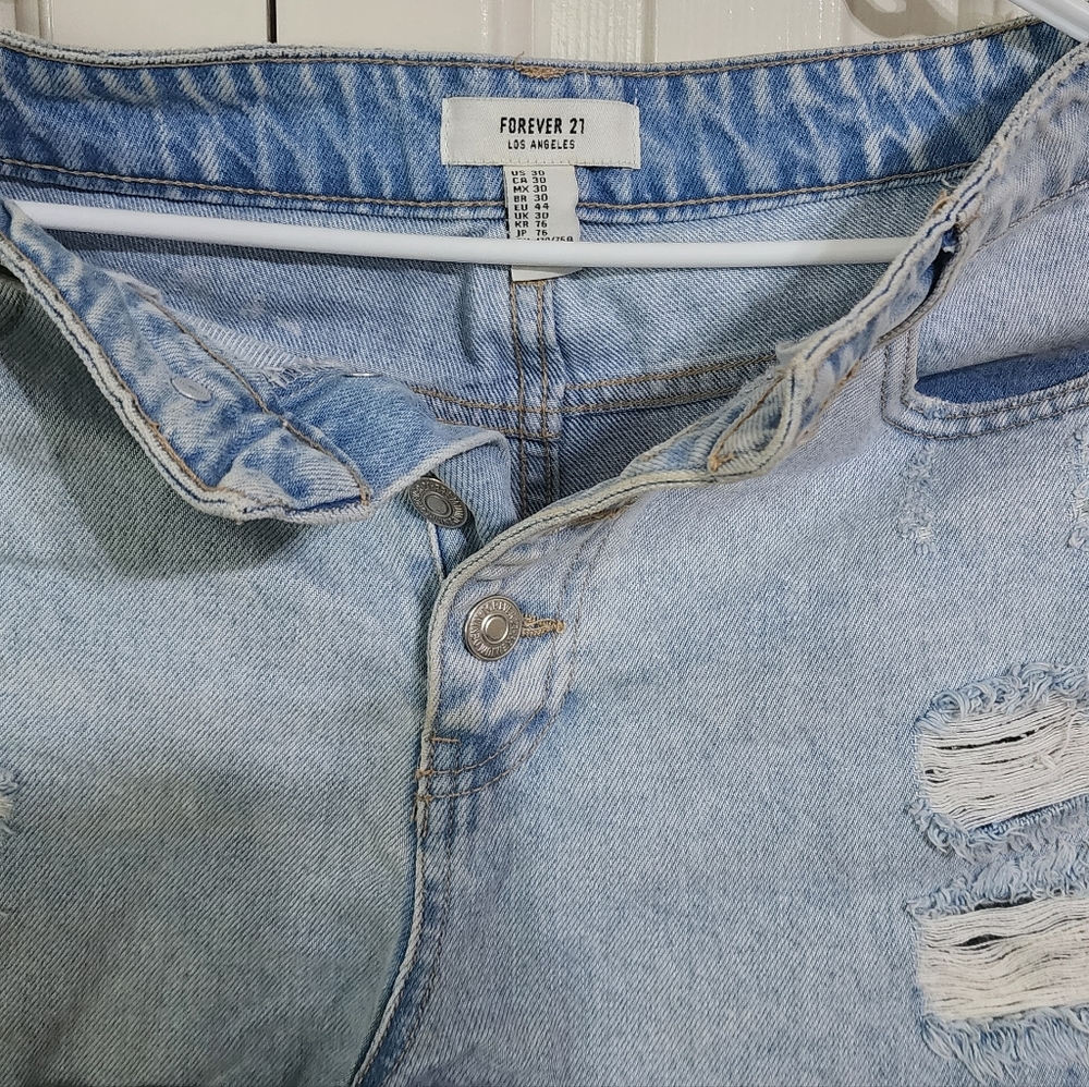 Shorts - Picture 3 of 3